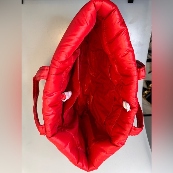 Make: Michael Kors Brand New puffy, large tote, red - Picture 8 of 8